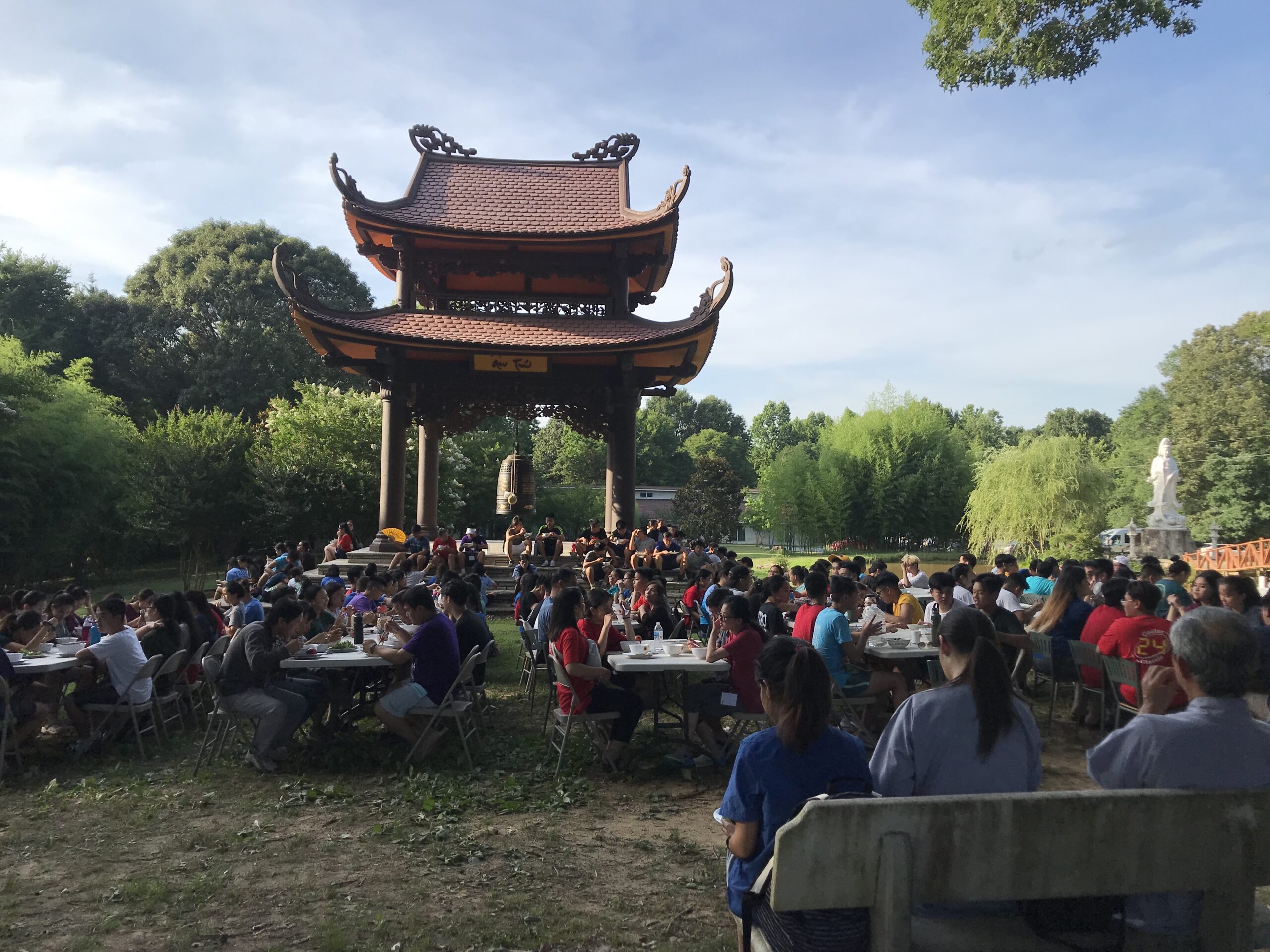 2019 youth eating outdoors